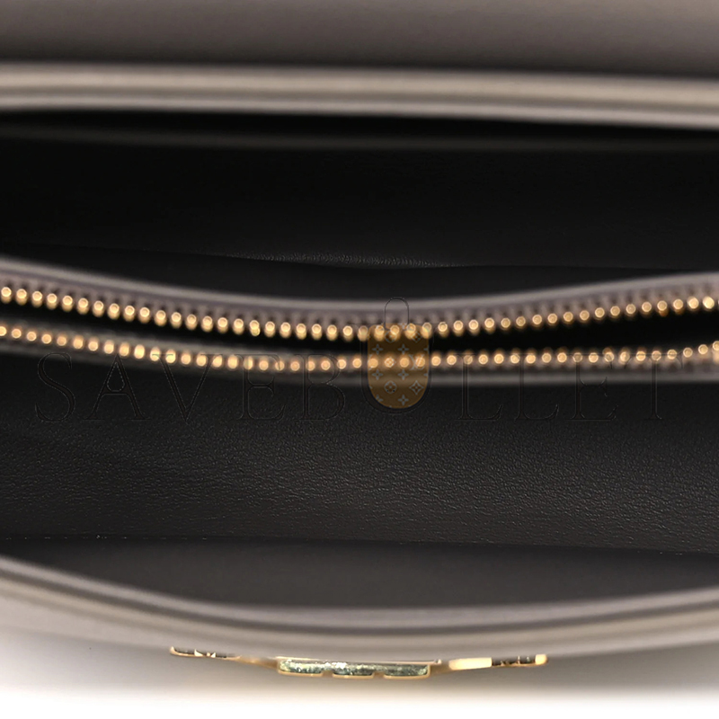 Ce1i*e TEEN NINO BAG IN S*pPLE GRAINED CALFSKIN 118113FXK (20.5*13*8cm)